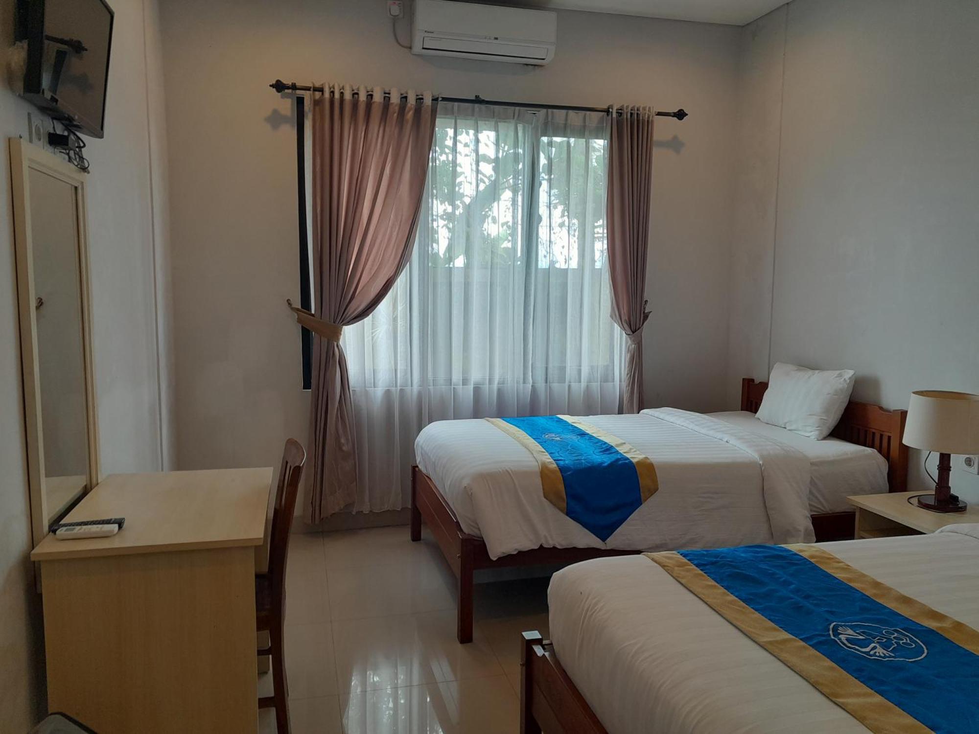 Hotel Dhyana Pura Kapal Exterior photo
