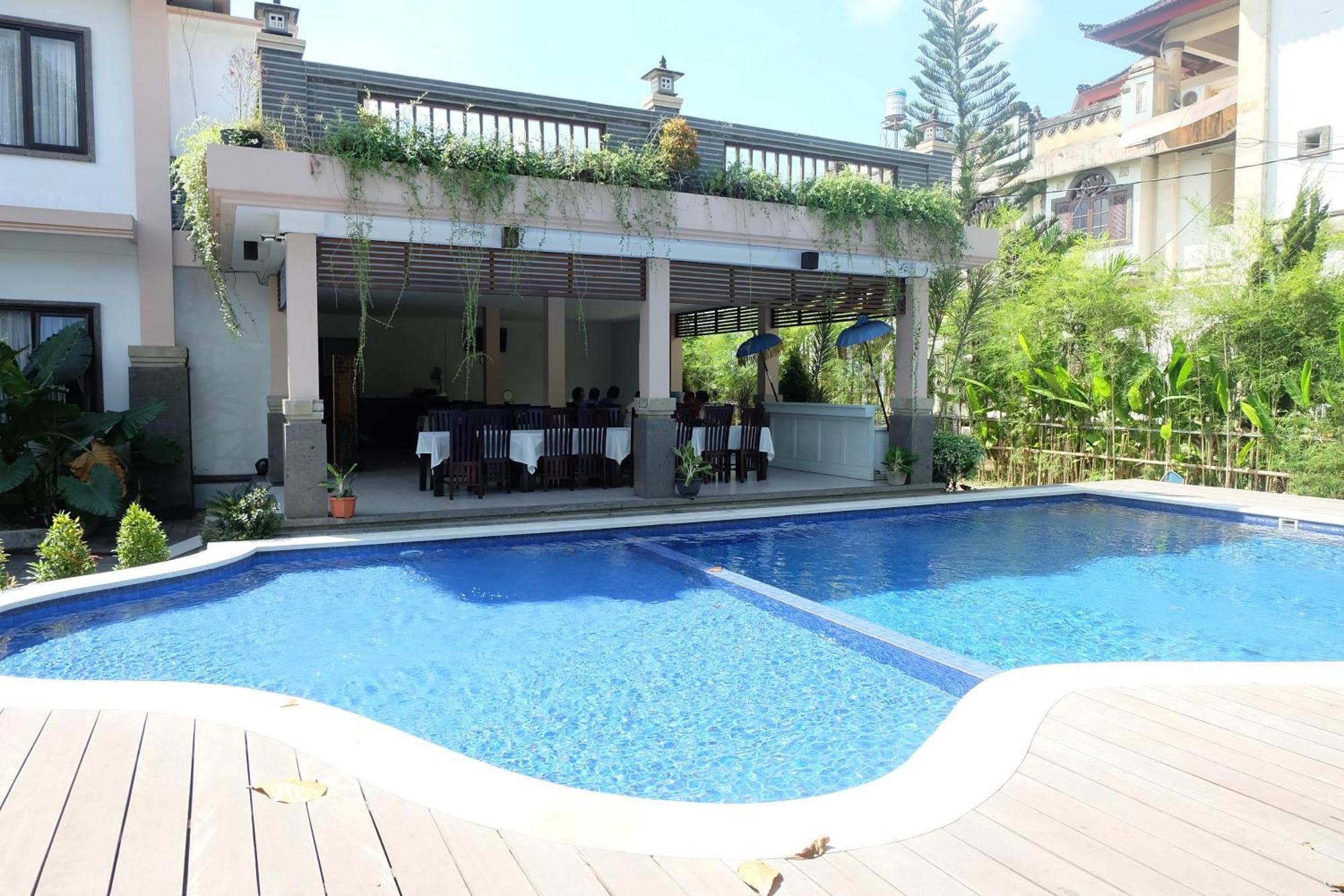Hotel Dhyana Pura Kapal Exterior photo